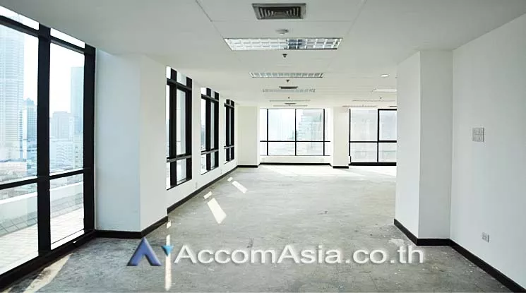  Office space For Rent in Silom, Bangkok  near BTS Chong Nonsi (AA12258)